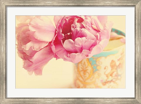 Framed Elegant Vase Print