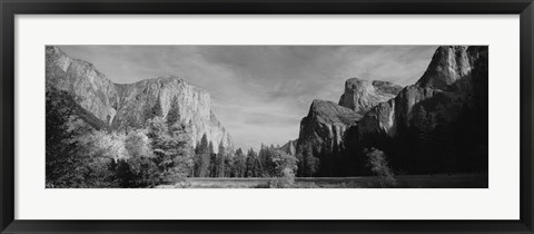 Framed Mountains in Yosemite National Park, California Print