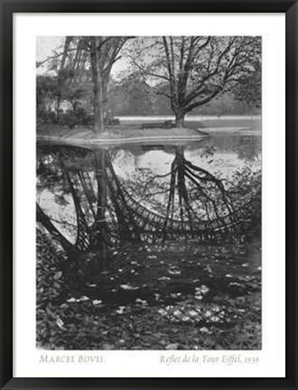 Framed Reflet de la Tour Eiffel, 1939 Print