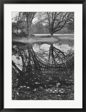 Framed Reflet de la Tour Eiffel, 1939 Print