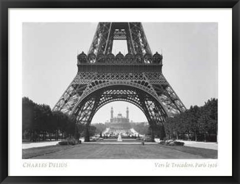 Framed Vers le Trocadero, Paris 1926 Print