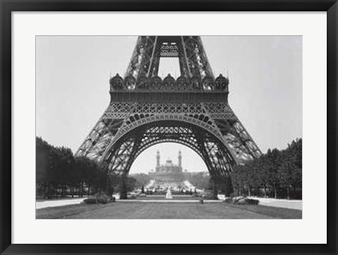 Framed Vers le Trocadero, Paris 1926 Print