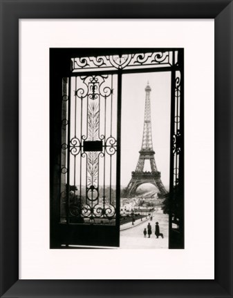 Framed Eiffel Tower, 1925 Print