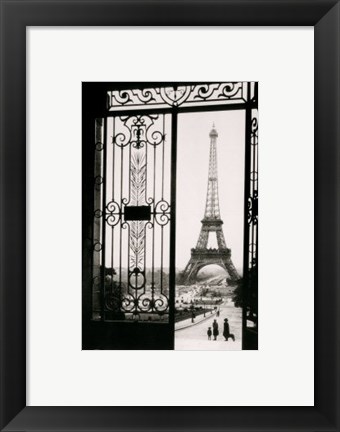 Framed Eiffel Tower, 1925 Print