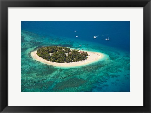 Framed Beachcomber Island Resort, Mamanuca Islands, Fiji Print