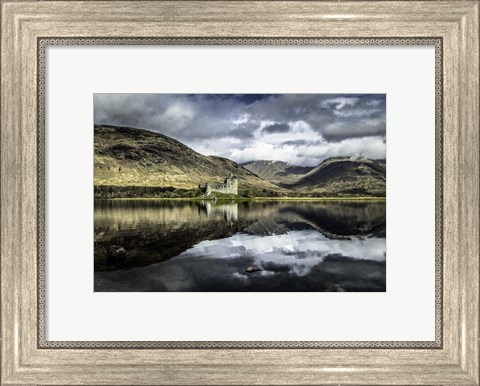 Framed Kilchurn Castle Print